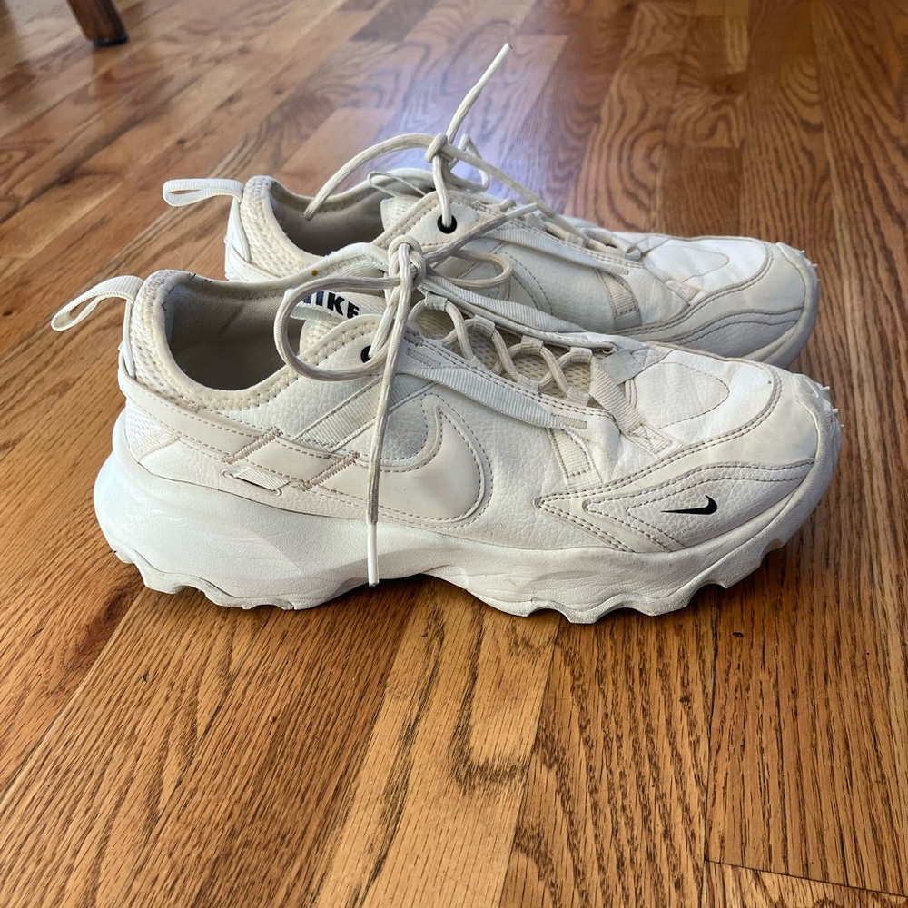 Nike TC 7900 White Sneakers Women's‎ Size 10